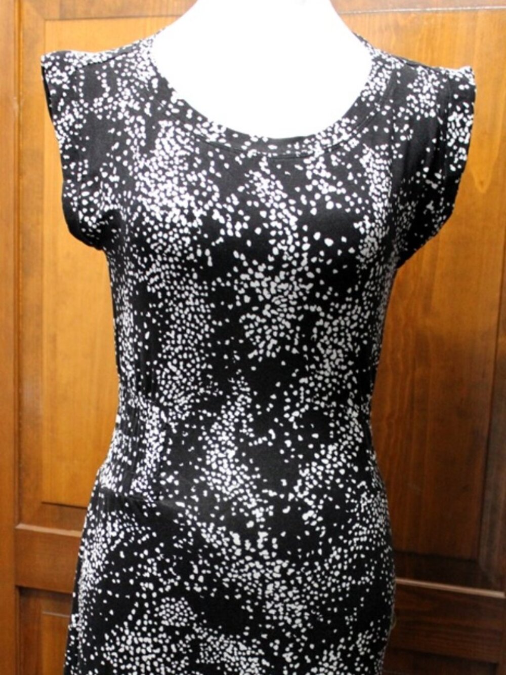 Black w/white shapes, slip on dress, cap sleeves WHBM